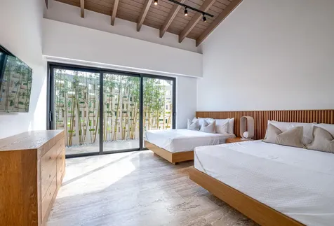 1 00 Casa De Campo DR 22000