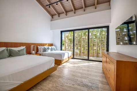1 00 Casa De Campo DR 22000