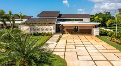 1 00 Casa De Campo DR 22000