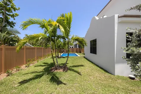309 Cascade Lane Palm Beach Shores FL 33404