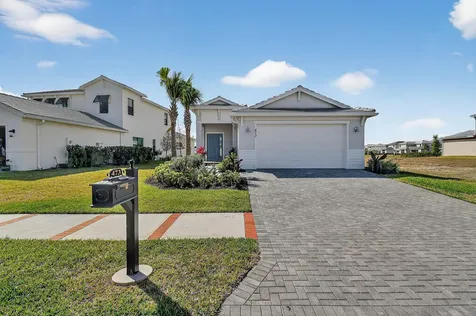 473 Se Fascino Circle Port Saint Lucie FL 34984