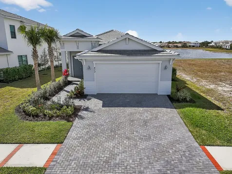 473 Se Fascino Circle Port Saint Lucie FL 34984