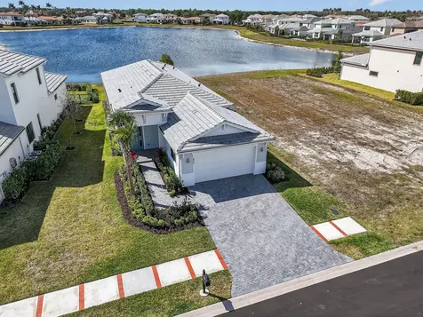 473 Se Fascino Circle Port Saint Lucie FL 34984