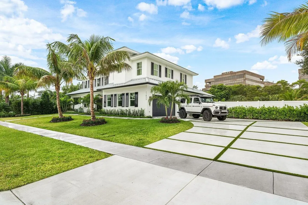 11823 Lake Shore Place North Palm Beach FL 33408