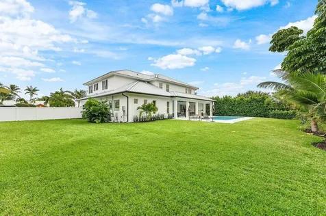 11823 Lake Shore Place North Palm Beach FL 33408