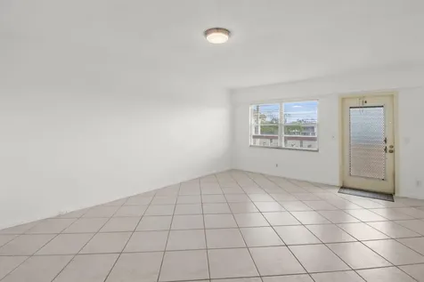 124 Preston C Boca Raton FL 33434
