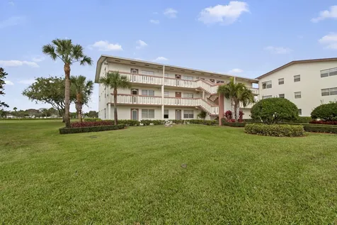124 Preston C Boca Raton FL 33434