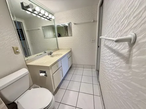 3030 Farnham O Deerfield Beach FL 33442