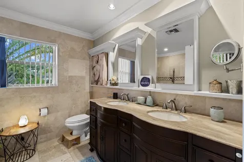 18989 Se Hillcrest Drive Tequesta FL 33469