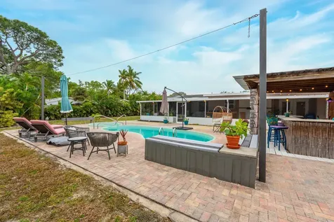 18989 Se Hillcrest Drive Tequesta FL 33469