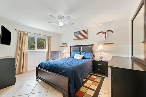 8820 Nw 4th Street Pembroke Pines FL 33024