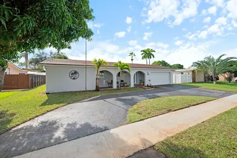 8820 Nw 4th Street Pembroke Pines FL 33024