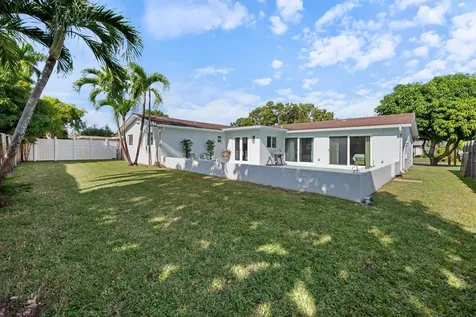 8820 Nw 4th Street Pembroke Pines FL 33024