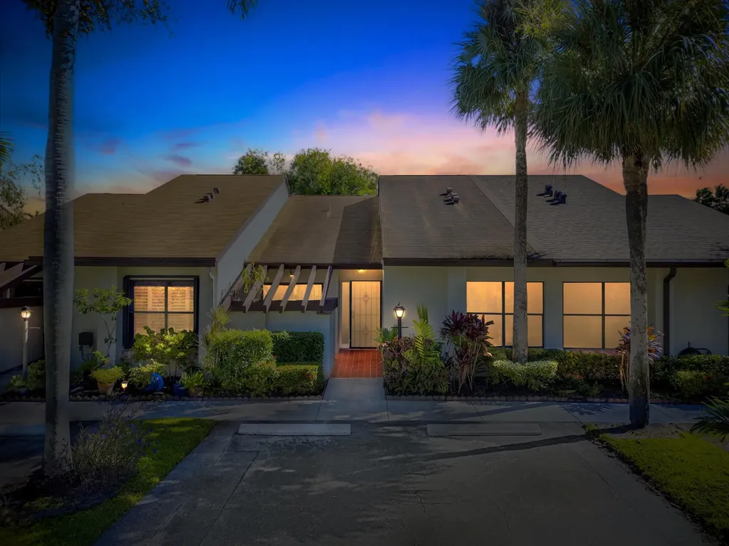 3928 Vine Trail Lake Worth FL 33467