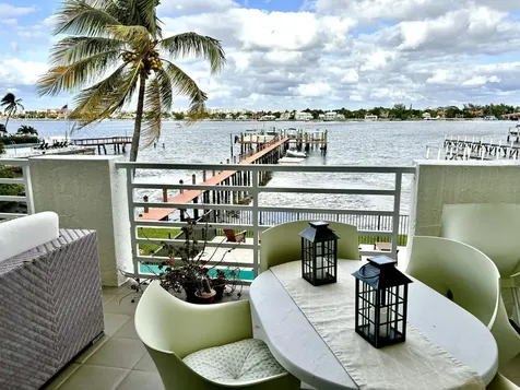 328 N Lake Drive Lantana FL 33462