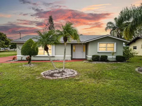 584 Se Greenway Terrace Port Saint Lucie FL 34983