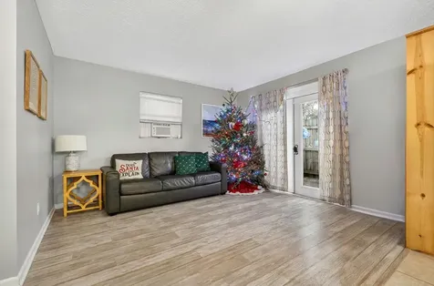 584 Se Greenway Terrace Port Saint Lucie FL 34983