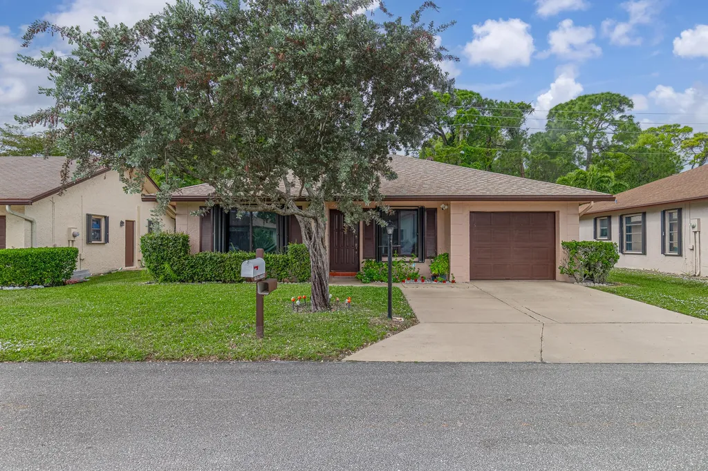 6335 Tall Cypress Circle Greenacres FL 33463