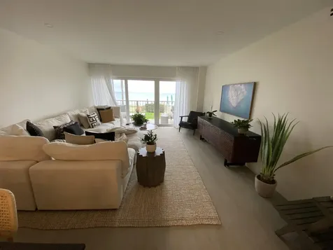 1021 Hillsboro Mile Lighthouse Point FL 33064