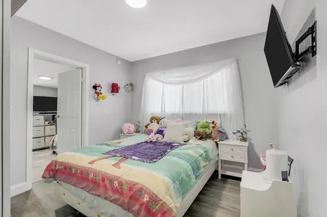 5081 Sw 9th Court Plantation FL 33317