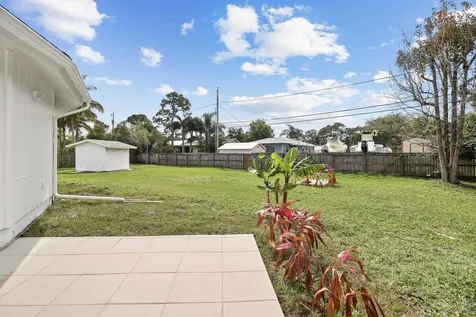 6300 Se Phillips Bend Avenue Stuart FL 34997