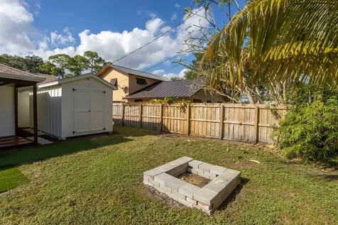 7676 4th Terrace Lake Worth FL 33463