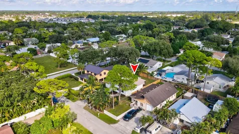7676 4th Terrace Lake Worth FL 33463