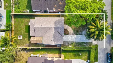 7676 4th Terrace Lake Worth FL 33463
