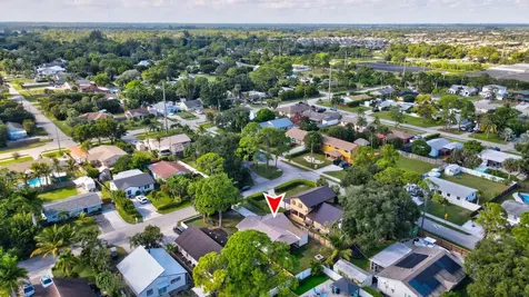 7676 4th Terrace Lake Worth FL 33463