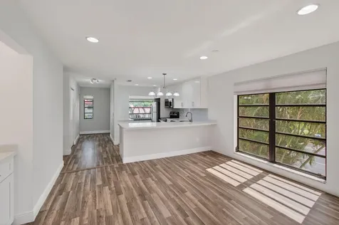 8536 Casa Del Lago Boca Raton FL 33433