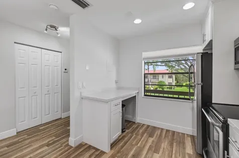8536 Casa Del Lago Boca Raton FL 33433