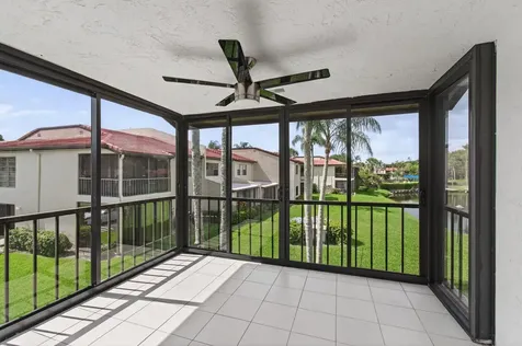 8536 Casa Del Lago Boca Raton FL 33433