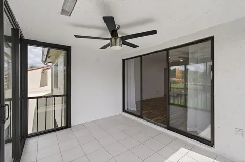 8536 Casa Del Lago Boca Raton FL 33433
