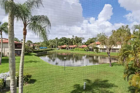 8536 Casa Del Lago Boca Raton FL 33433