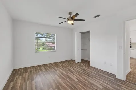 8536 Casa Del Lago Boca Raton FL 33433
