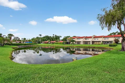 8536 Casa Del Lago Boca Raton FL 33433