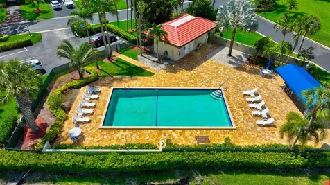 8536 Casa Del Lago Boca Raton FL 33433