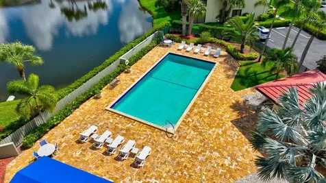 8536 Casa Del Lago Boca Raton FL 33433