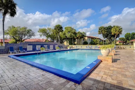 8536 Casa Del Lago Boca Raton FL 33433