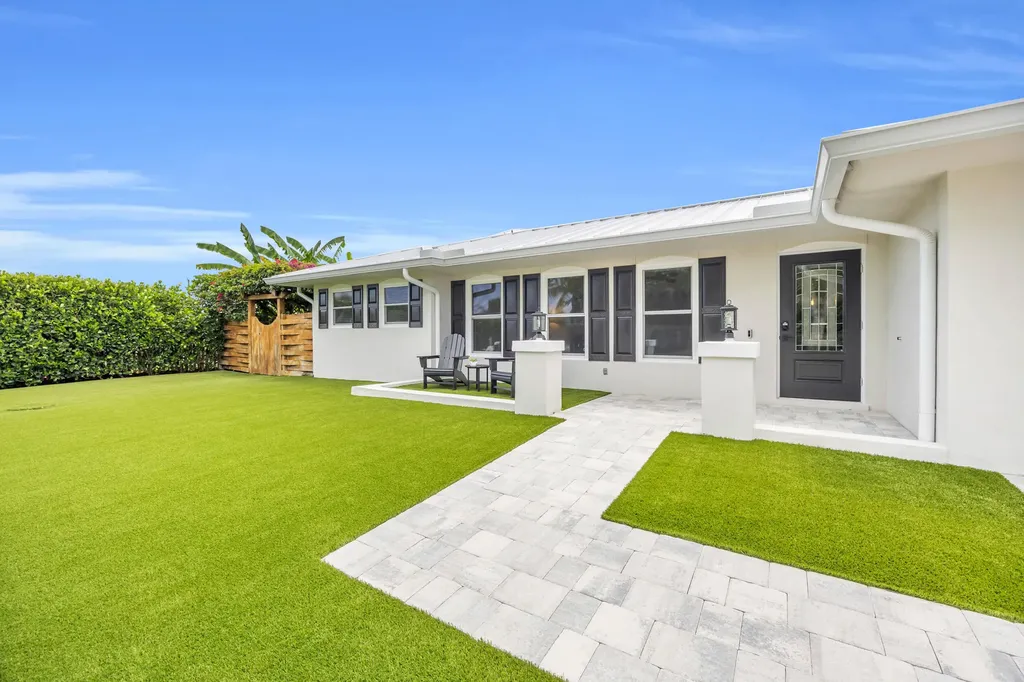 11 Se Splitrail Circle Jupiter FL 33469