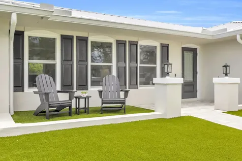 11 Se Splitrail Circle Jupiter FL 33469