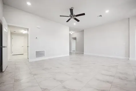 8660 Giovanni Avenue Fort Pierce FL 34951
