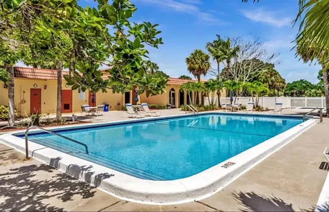 906 Sw 9th Street Circle Boca Raton FL 33486