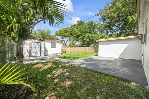5221 Sw 28th Avenue Dania Beach FL 33312