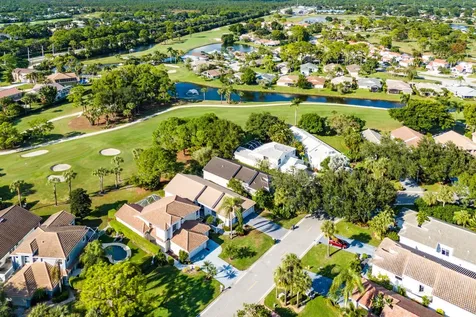 6861 Briarlake Circle Palm Beach Gardens FL 33418