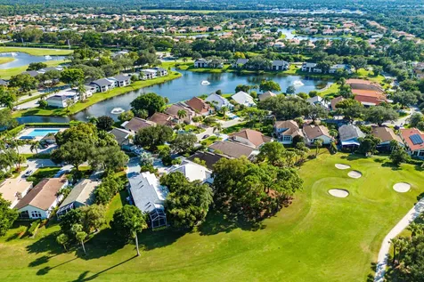 6861 Briarlake Circle Palm Beach Gardens FL 33418