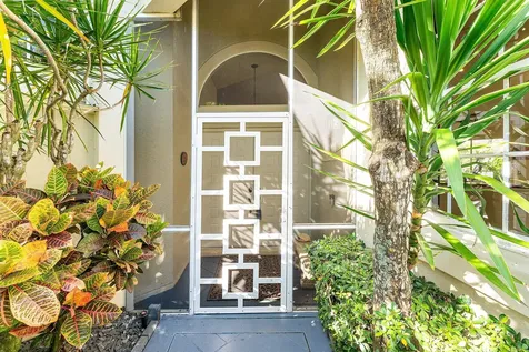 6861 Briarlake Circle Palm Beach Gardens FL 33418