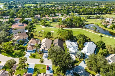 6861 Briarlake Circle Palm Beach Gardens FL 33418