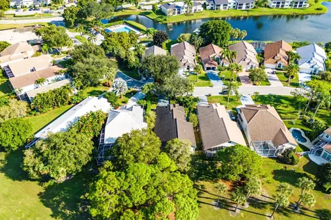 6861 Briarlake Circle Palm Beach Gardens FL 33418