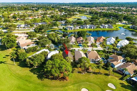 6861 Briarlake Circle Palm Beach Gardens FL 33418